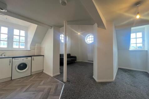 Livingroom:Kitchen.jpg