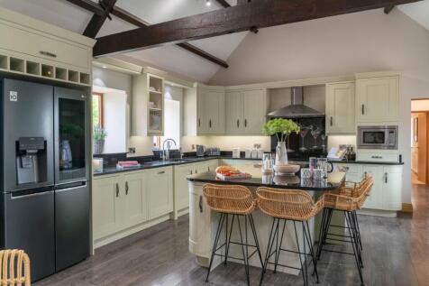Beamed farmhouse kitchen