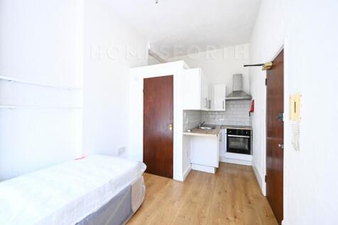 Tucked away on a leafy, tree-lined street in the heart of the desirable Mapesbury Conservation Area, this well-proportioned studio apartment combines bright, modern interiors with a genuinely attracti