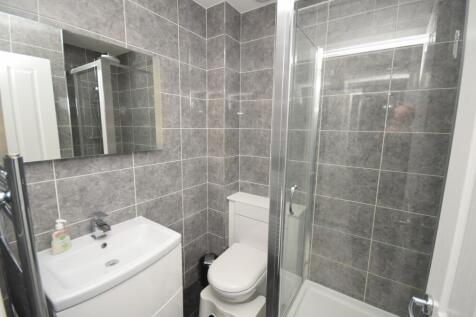 Master En Suite Bathroom