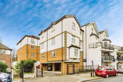 One Double Bedroom 1st Floor Flat To Rent