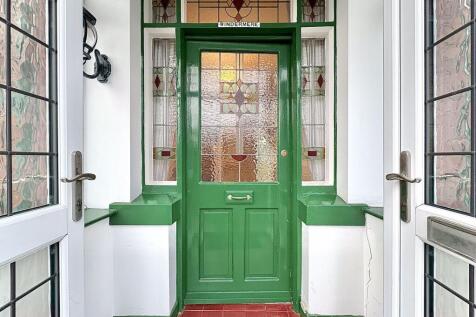 ENTRANCE PORCH