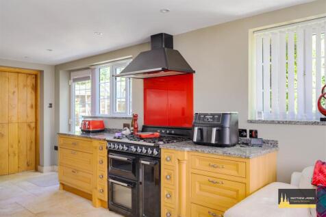 Kitchen / Breakfast Room
