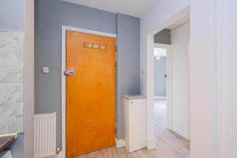 65 Woodford Road-10.jpg