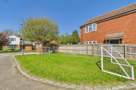 CAM03218G0-PR0602-STILL017