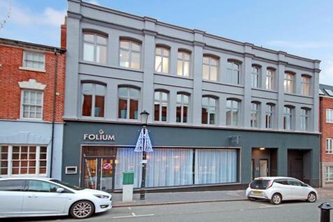 An executive and luxury penthouse apartment with stunning views across the City in The Folium development situated in a historic building next to St Paul's Square. Complete with beautiful Comprex Ital