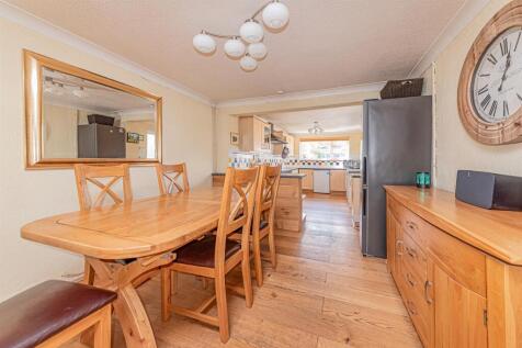 32 Harvey Road (2).jpg