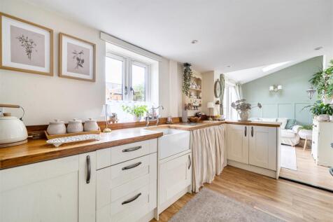 Holly Cottage, 20 Forest Road, Hartwell (e) (2).jp