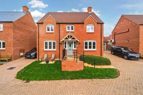 12 Plantation Lane, Towcester (e) (2).jpg