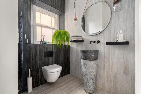 7 bed, 6 bath Detached in Bristol - Photo 18