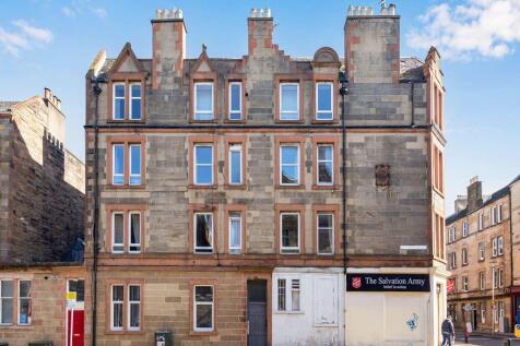 Fixed Price £5000 under Home Report Value. Forming part of a traditional stone-built tenement in the ever-popular Gorgie area, just west of Edinburgh city centre, this charming flat presents an excell