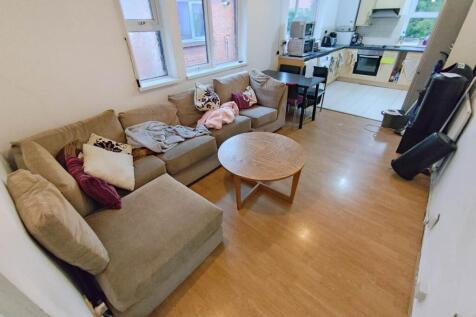 6 Bedroom Flat in CF24 4AQ