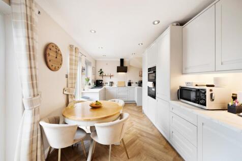 Kitchen Diner 1.jpg
