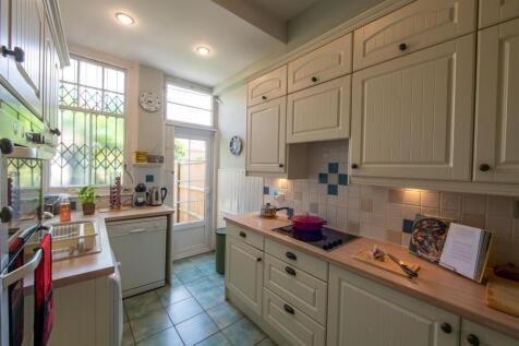 Tredavoe Kitchen.jpg