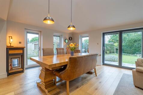 Dining Room/Snug