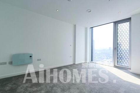 Nestled in the vibrant area of Viadux, Manchester, this charming one-bedroom apartment offers a perfect blend of comfort and modern living. Ideal for individuals or couples, the property features a we