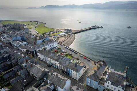 Exterior - 2 Bulkeley Terrace, Beaumaris-11.jpg