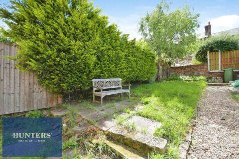 REAR GARDEN 02.jpg