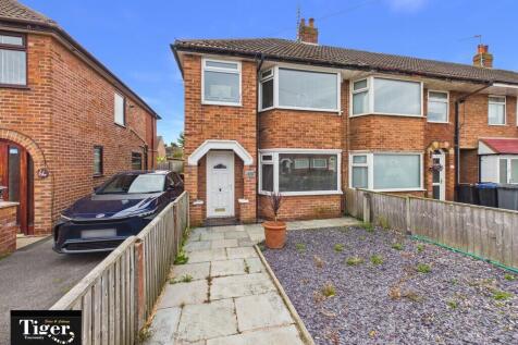 3 Bedroom Semi-Detached in FY2 0EB