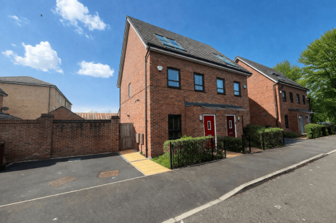 3 bedroom Semi Detached for rent