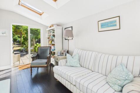 CAM02545G0-PR0475-STILL013