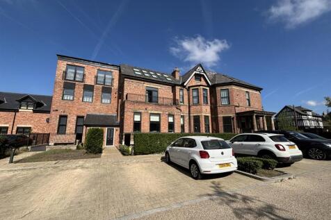 *** AVAILABLE NOW *** Jordan Fishwick are delighted to bring to the market, this beautifully presented duplex apartment with own private entrance. Occupying a first-floor position, set within the excl