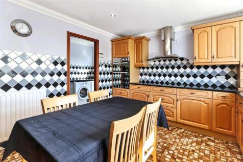 Fraser Road Carlton, Nottingham, NG4 1NQ