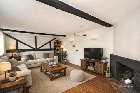 Living room furnitured.jpg