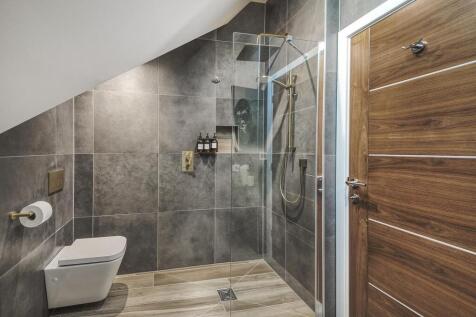 Superbly Appointed Bathroom