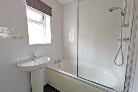 3 bed, 1 bath Semi-Detached in Manchester - Photo 8