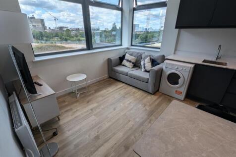 Welcome to Paragon 503, a modern apartment located on Seymour Grove in the vibrant city of Manchester. This delightful property features one spacious reception room, perfect for relaxing or entertaini