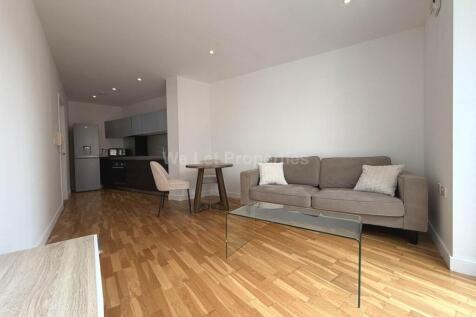 We Let Properties present this fully furnished - fifth floor - one-bedroom apartment in The Hub, Piccadilly Place in the heart of the city centre. Featuring a Juliet balcony, Ideally located next to P