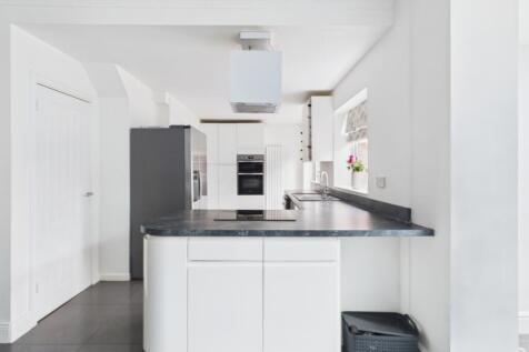 CAM02195G0-PR0093-STILL022