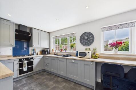 Kitchen/Breakfast Area