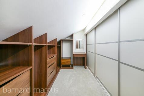 Walk-In-Wardrobe