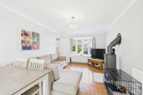 CAM01354G0-PR0558-STILL010