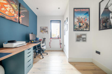 1370009-22-68f770...