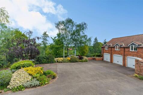 Driveway/Garaging