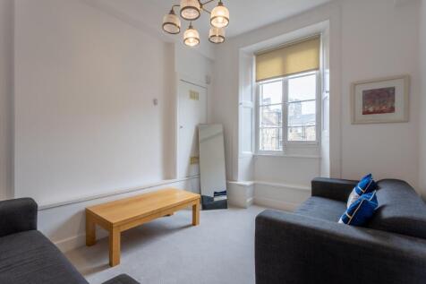 Fantastically positioned 3 bed HMO property in the middle of the city with flawless views of Edinburgh Castle!