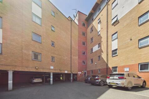 CAM01254G0-PR0477-STILL014.jpg