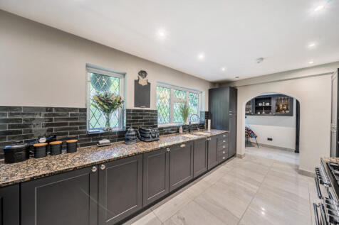 1350960-32-68dd57...