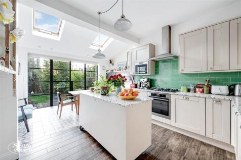 4 Carew Road-9.jpg