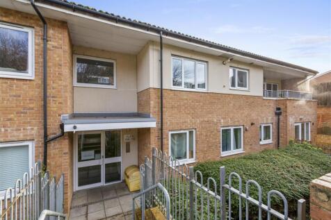 118 St Hughs Ave, HP13 7TZ-14.jpg