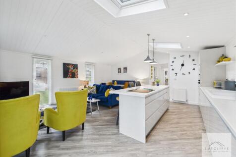 Kitchen / Living Space