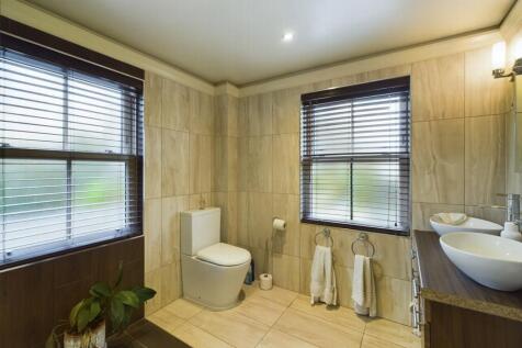 En suite shower room