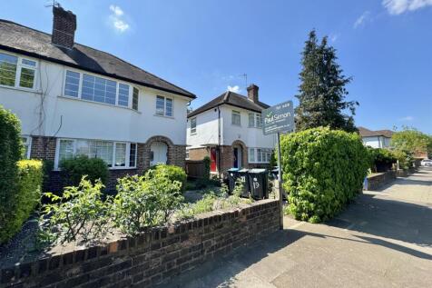 2 Bedroom Maisonette For Sale