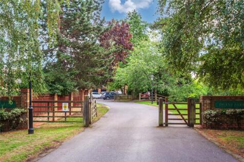 Deans Farm Entrance