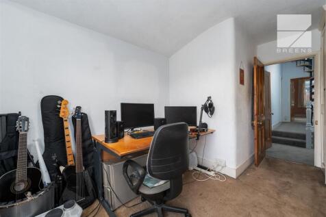 8 Connaught Road_0013.jpg