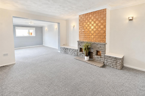Lounge / Dining Room