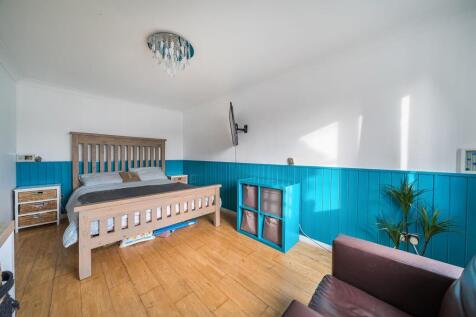 Bedroom / Reception Room